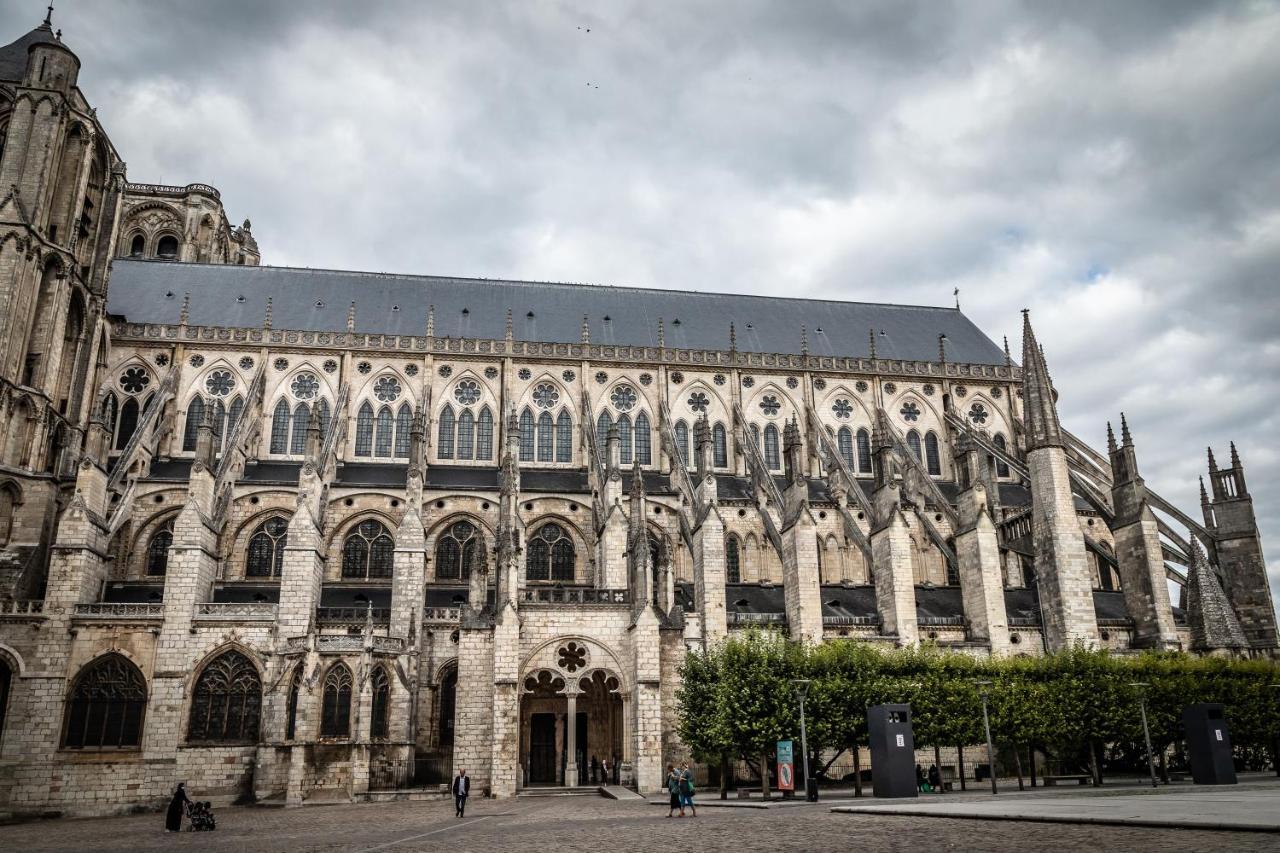 L'Hotel De Panette, Charpente Historique - Cathedrale Bourges Exterior foto